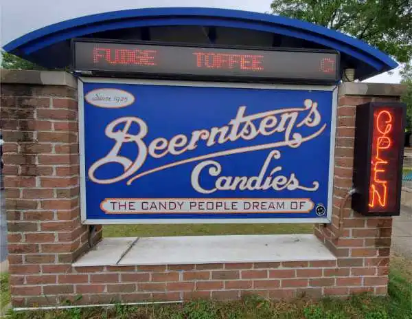 Beerntsen's Candies Building Sign